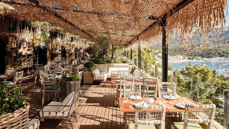 restaurante bikini en soller en mallorca, las mejores vistas