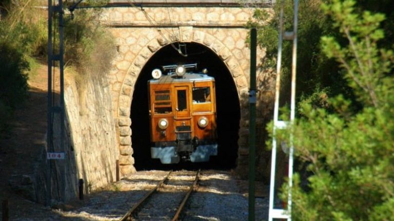 Ruta en el Tranvía y Tren de Sóller en Mallorca